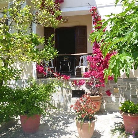 Evgenia'S House Villa กาลาเนรา ภายนอก รูปภาพ