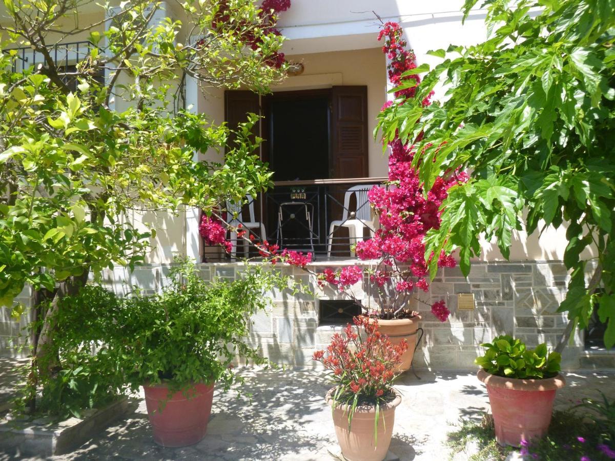 Evgenia'S House Villa กาลาเนรา ภายนอก รูปภาพ