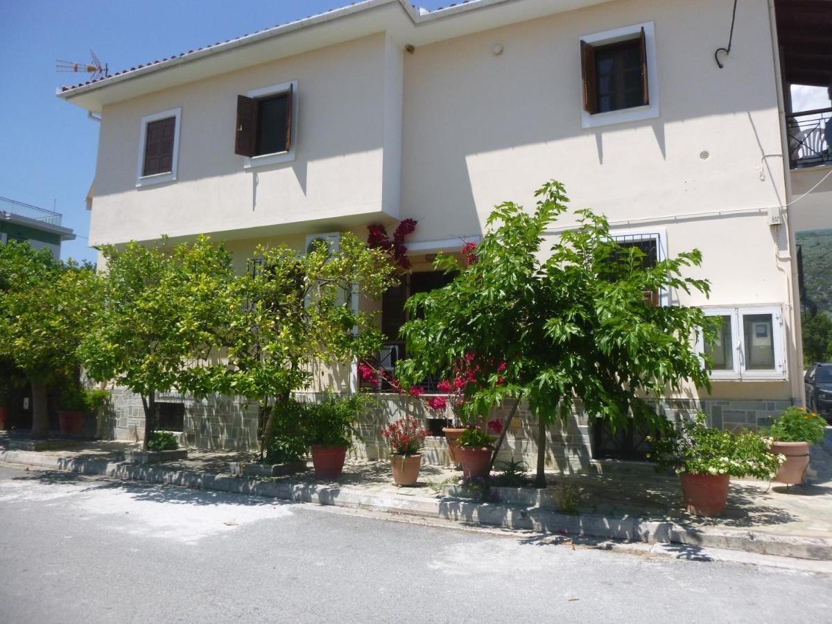 Evgenia'S House Villa กาลาเนรา ภายนอก รูปภาพ